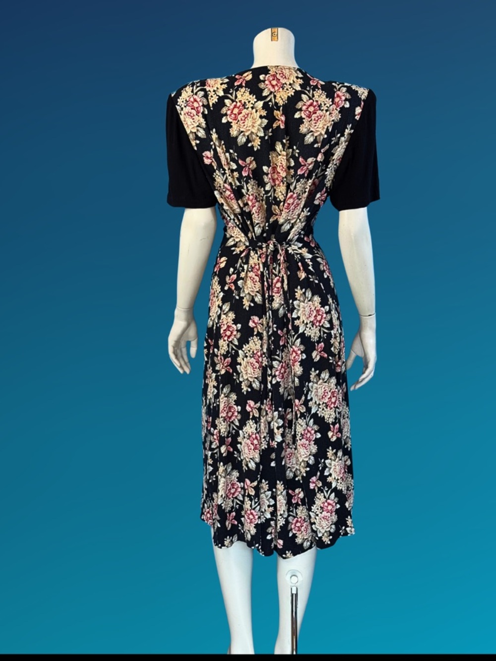 90s Dark Floral Cottagecore Rayon Button front Grannycore Grunge Dress / M L - Picture 9 of 10